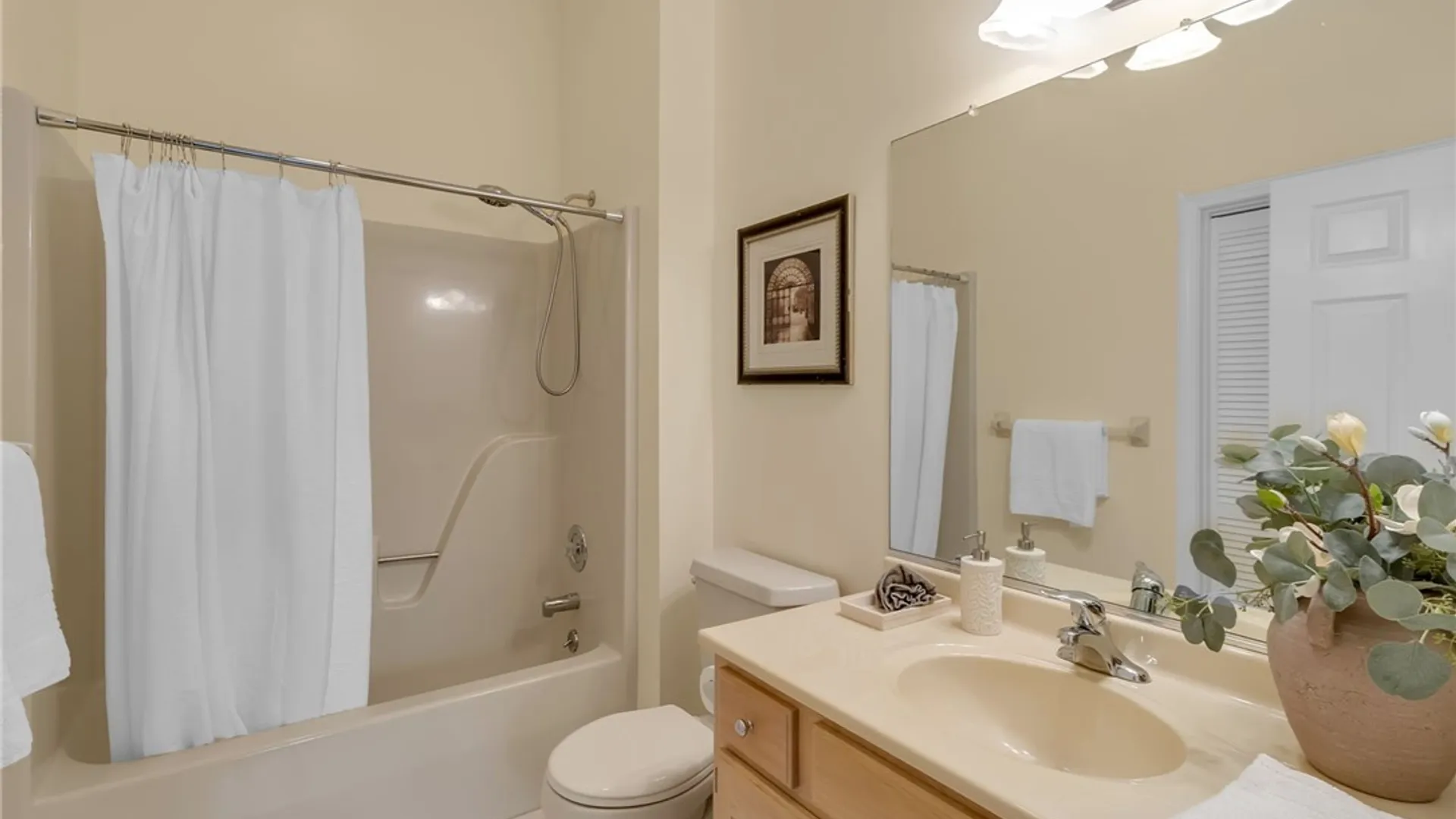 Property at 25 Woodpointe Run, Amherst, NY 14221 20