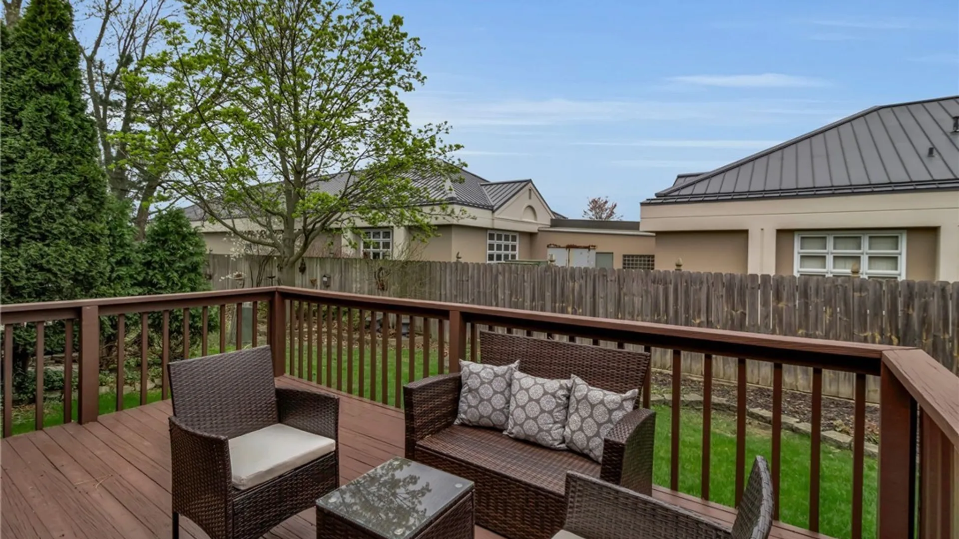 Property at 25 Woodpointe Run, Amherst, NY 14221 27