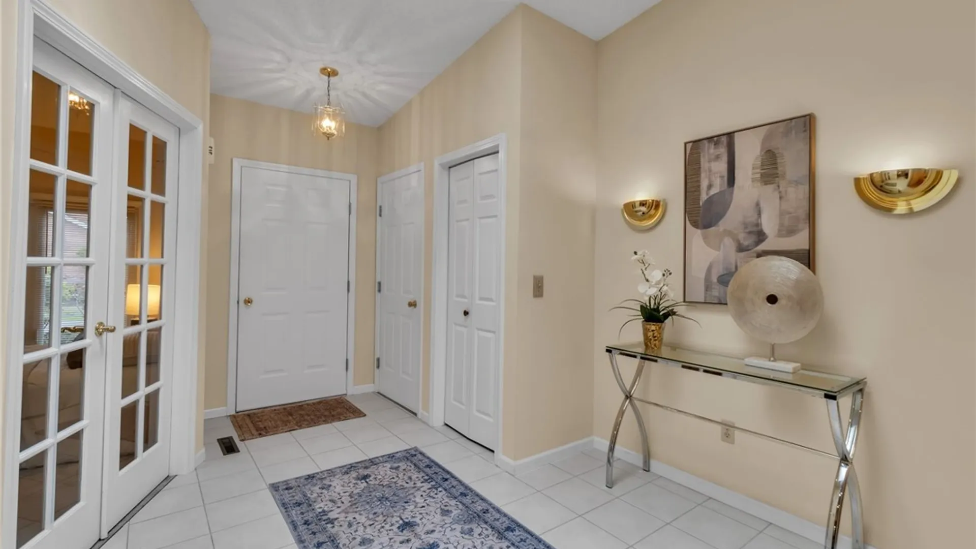 Property at 25 Woodpointe Run, Amherst, NY 14221 3