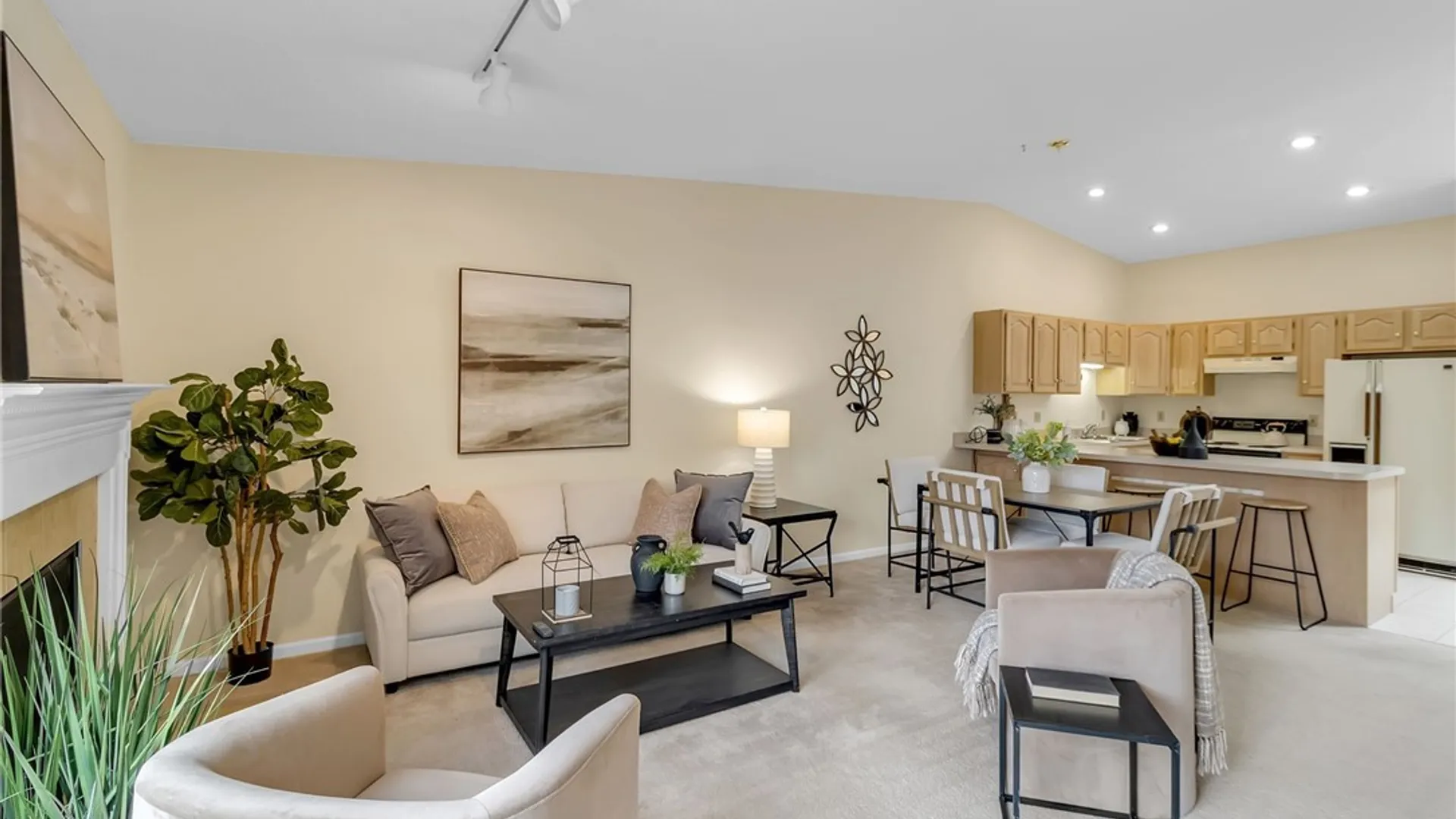 Property at 25 Woodpointe Run, Amherst, NY 14221 9