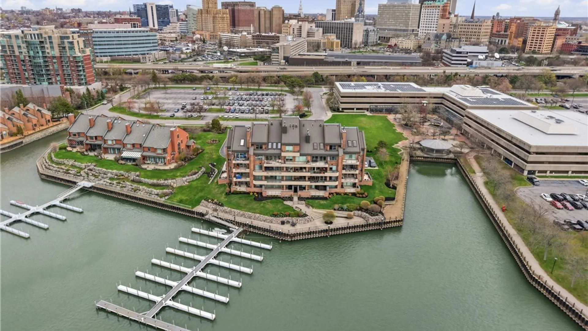 Property at 40 Waterfront Circle, Buffalo, NY 14202 26