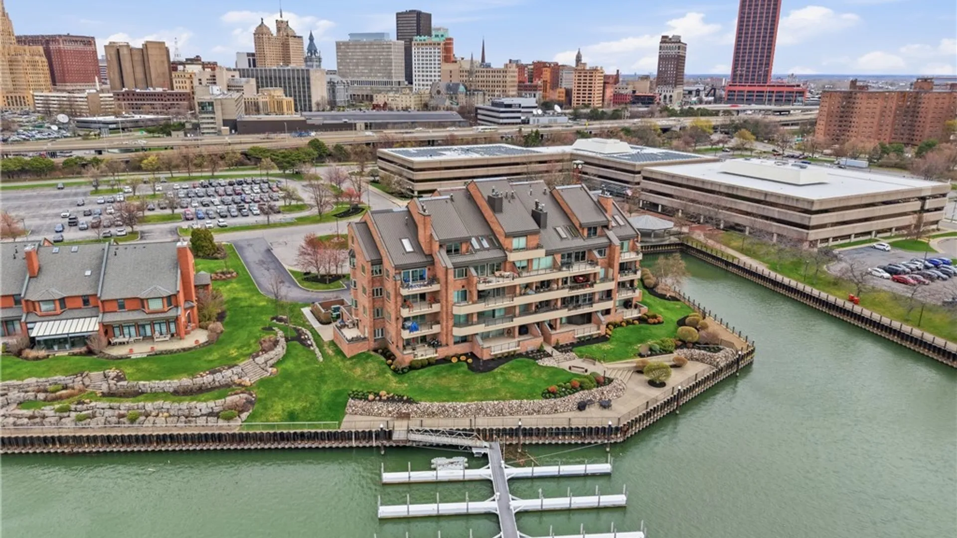 Property at 40 Waterfront Circle, Buffalo, NY 14202 27