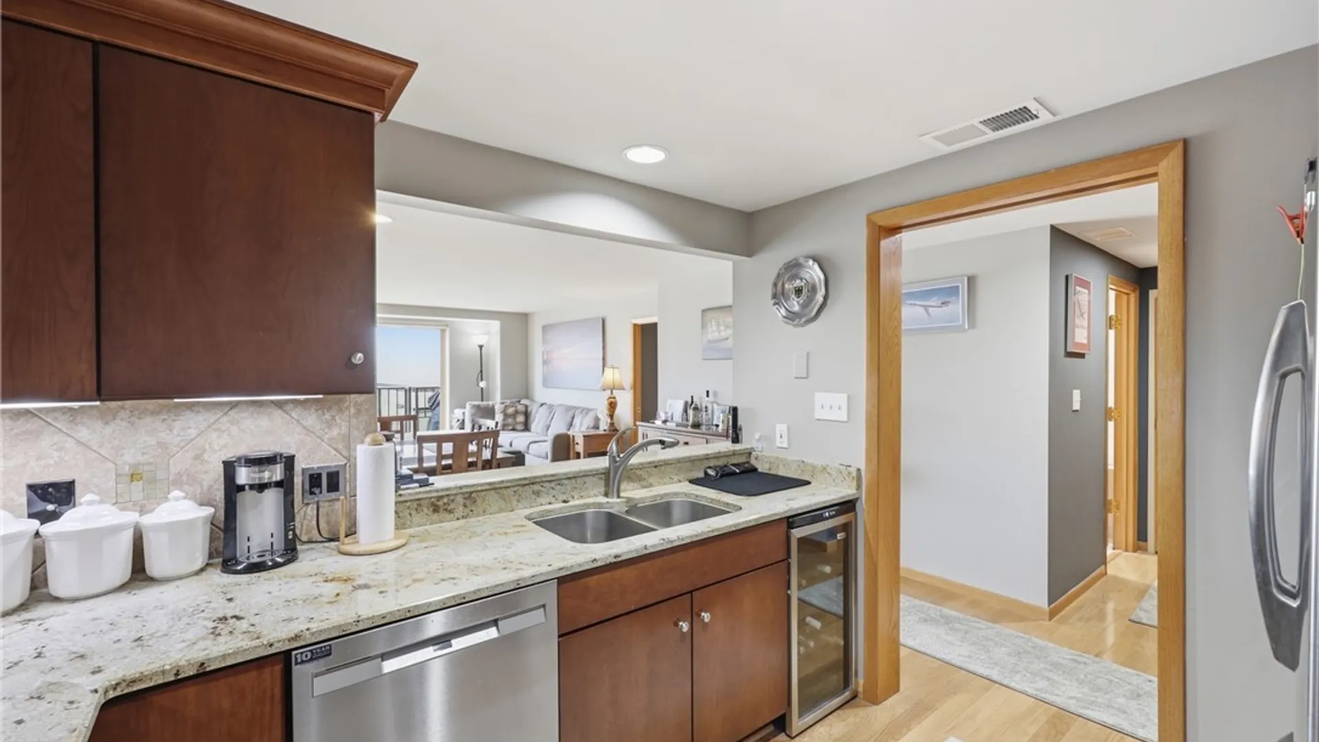 Property at 40 Waterfront Circle, Buffalo, NY 14202 6