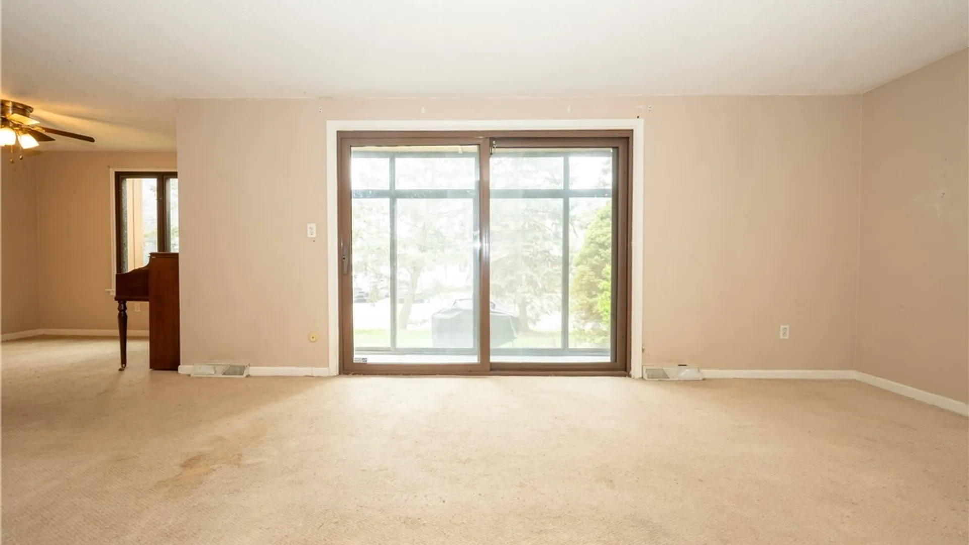 Property at 15 Greenwich Drive, Amherst, NY 14228 7