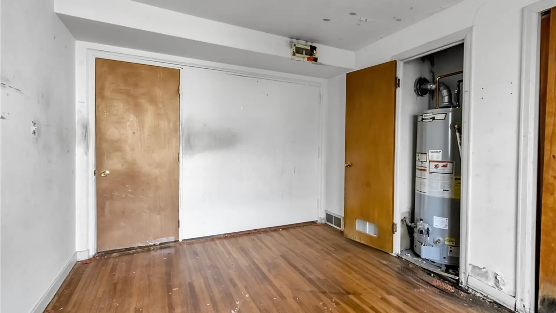 Property at 15 Kelvin Drive, Tonawanda, NY 14223 11