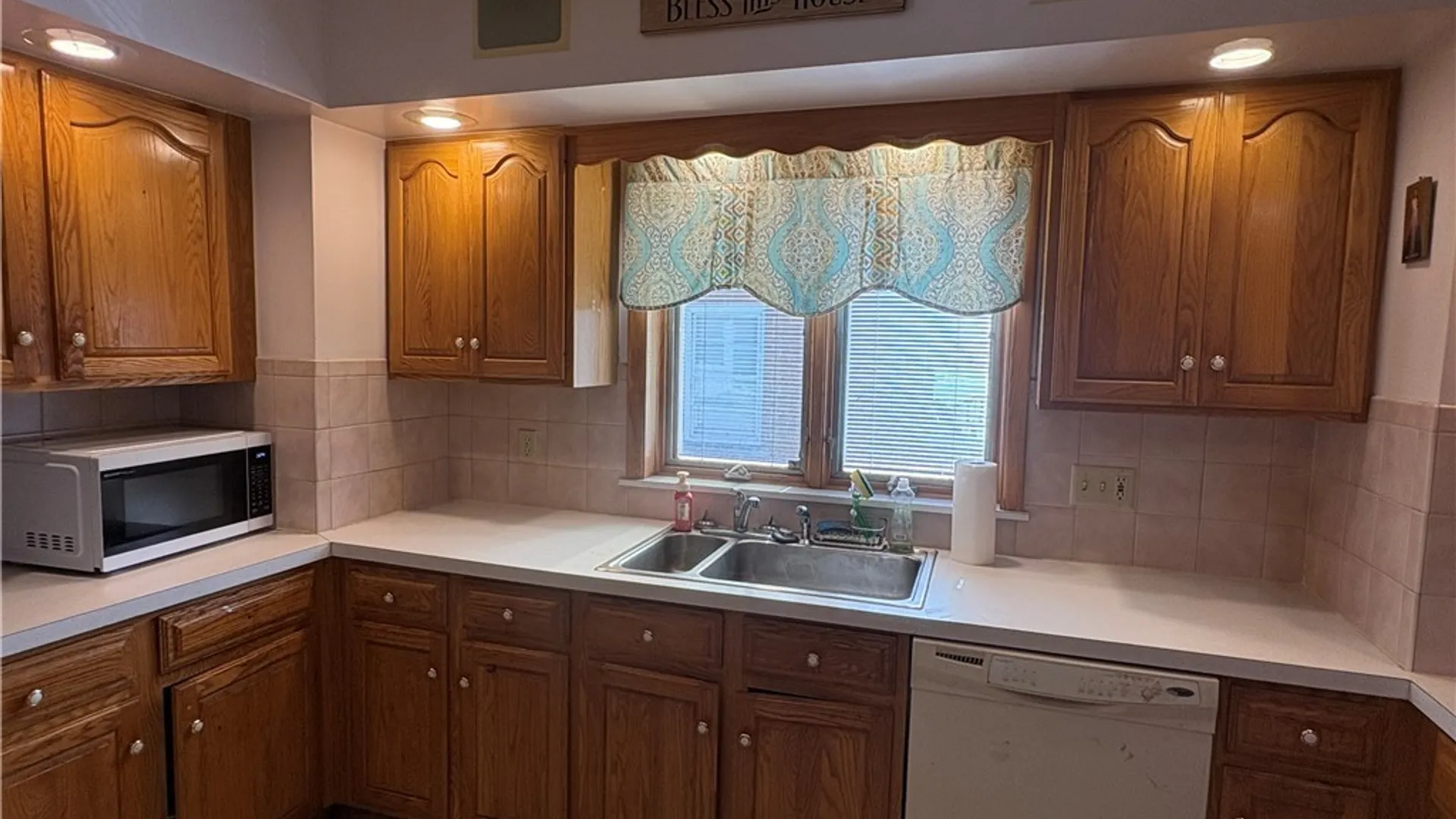 Property at 1225 Military Road, Niagara Falls, NY 14304 2