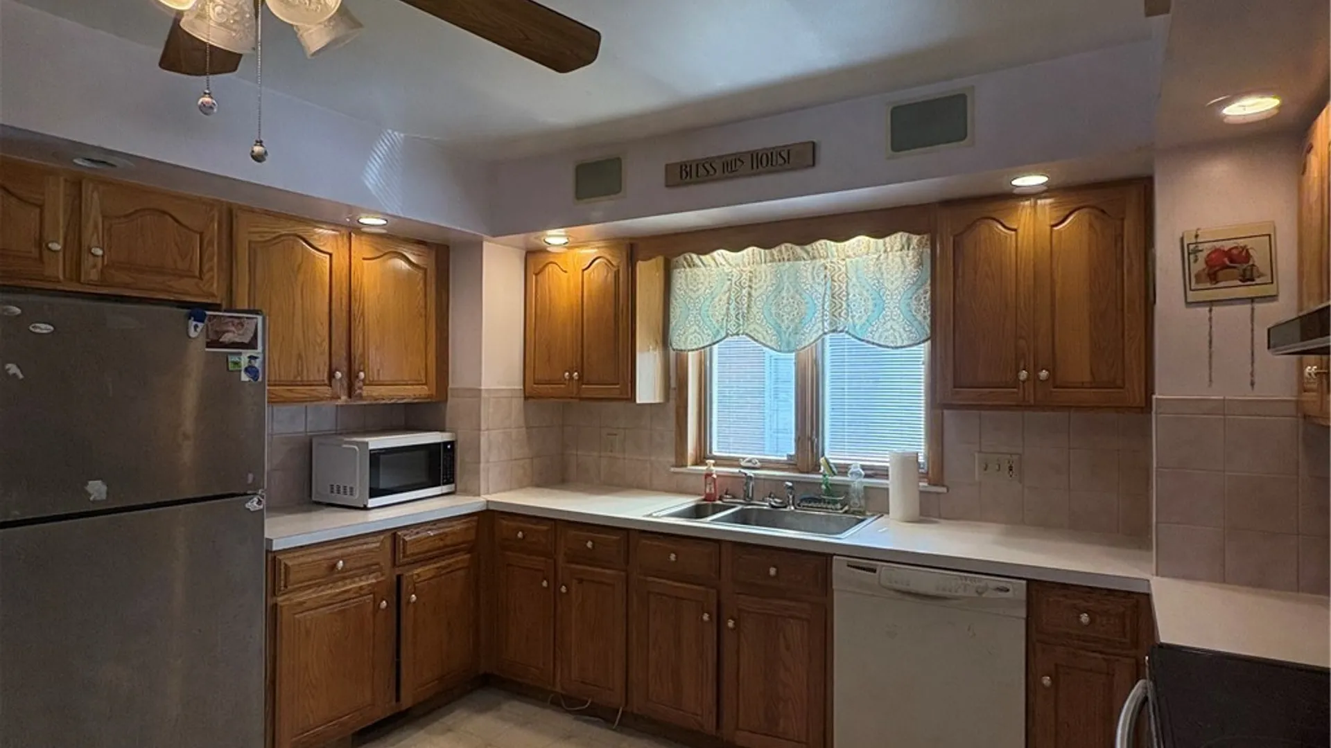 Property at 1225 Military Road, Niagara Falls, NY 14304 3