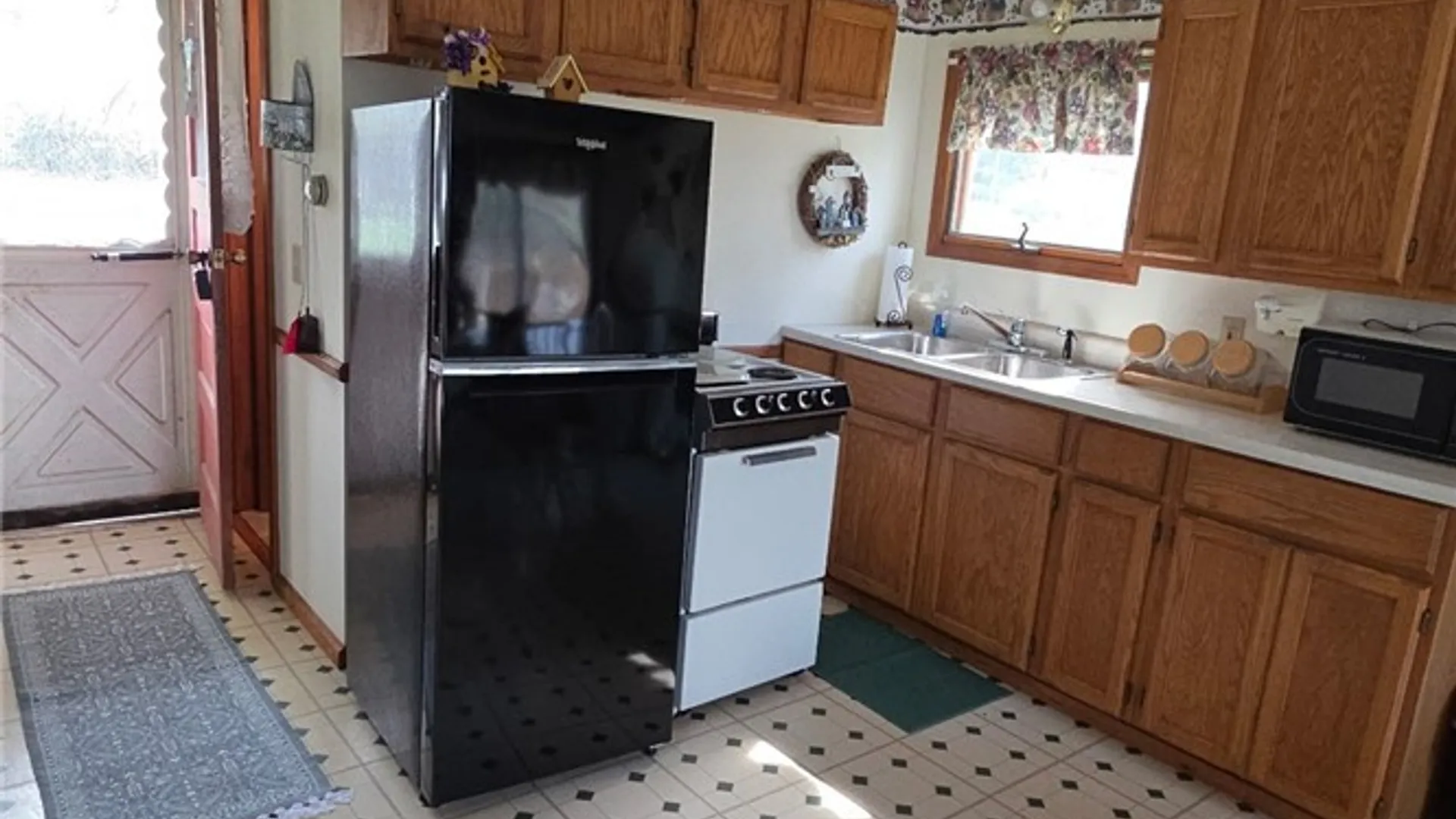 Property at 12939 Hillcrest Drive, Carlton, NY 14411 6