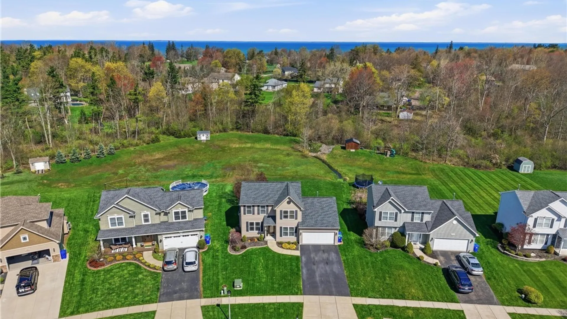 Property at 1442 Evergreen Drive, Hamburg, NY 14085 2