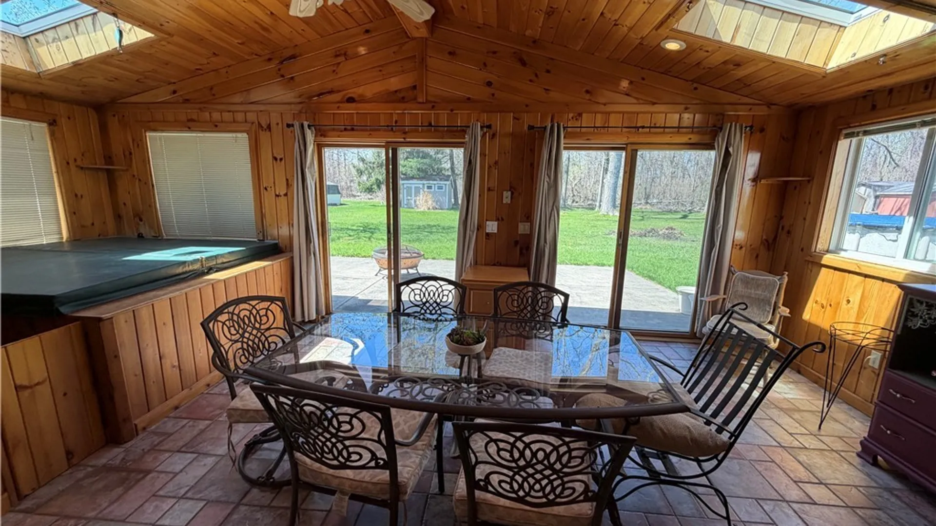 Property at 72 Fieldstone Drive, Grand Island, NY 14072 20