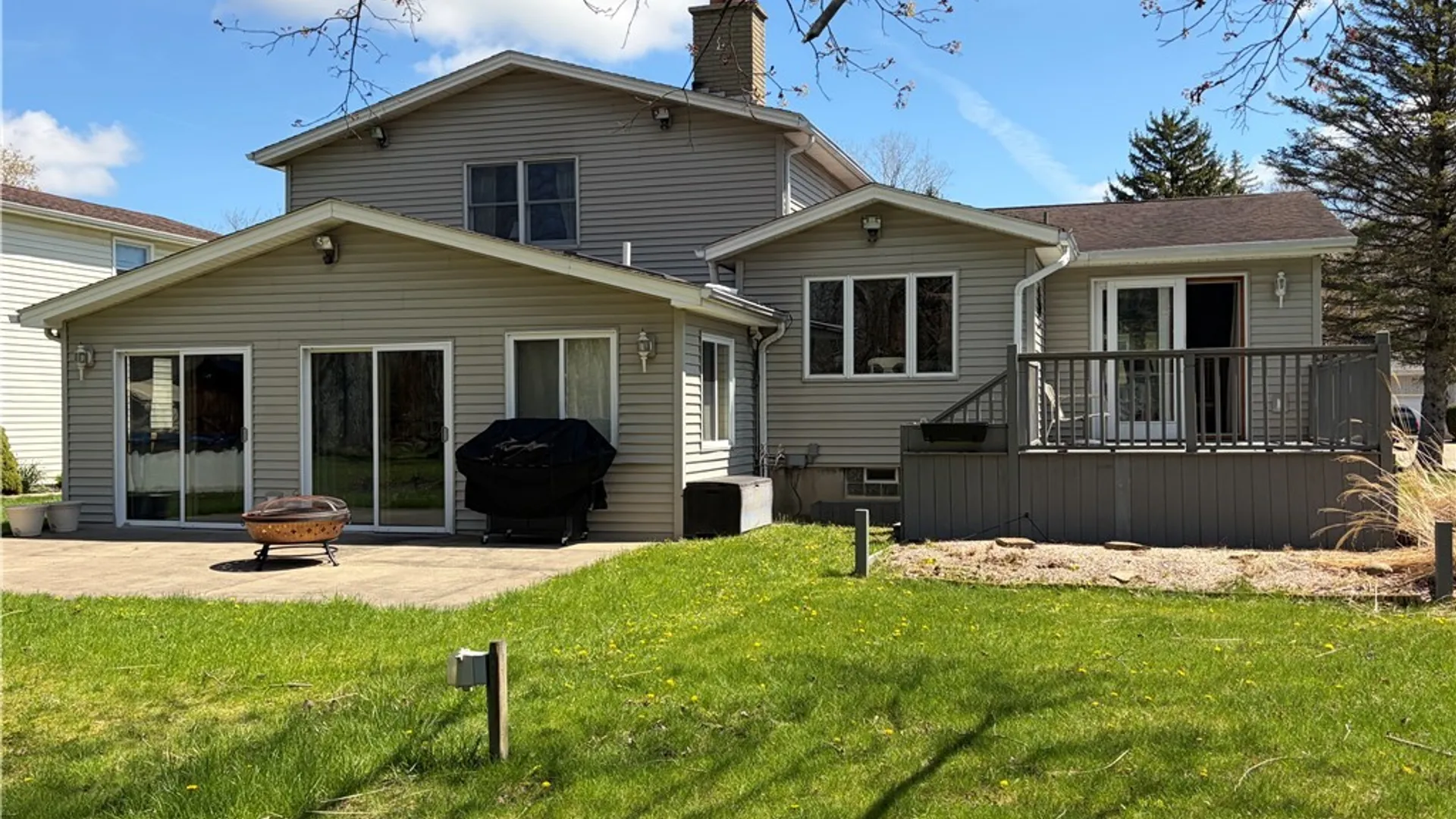 Property at 72 Fieldstone Drive, Grand Island, NY 14072 6