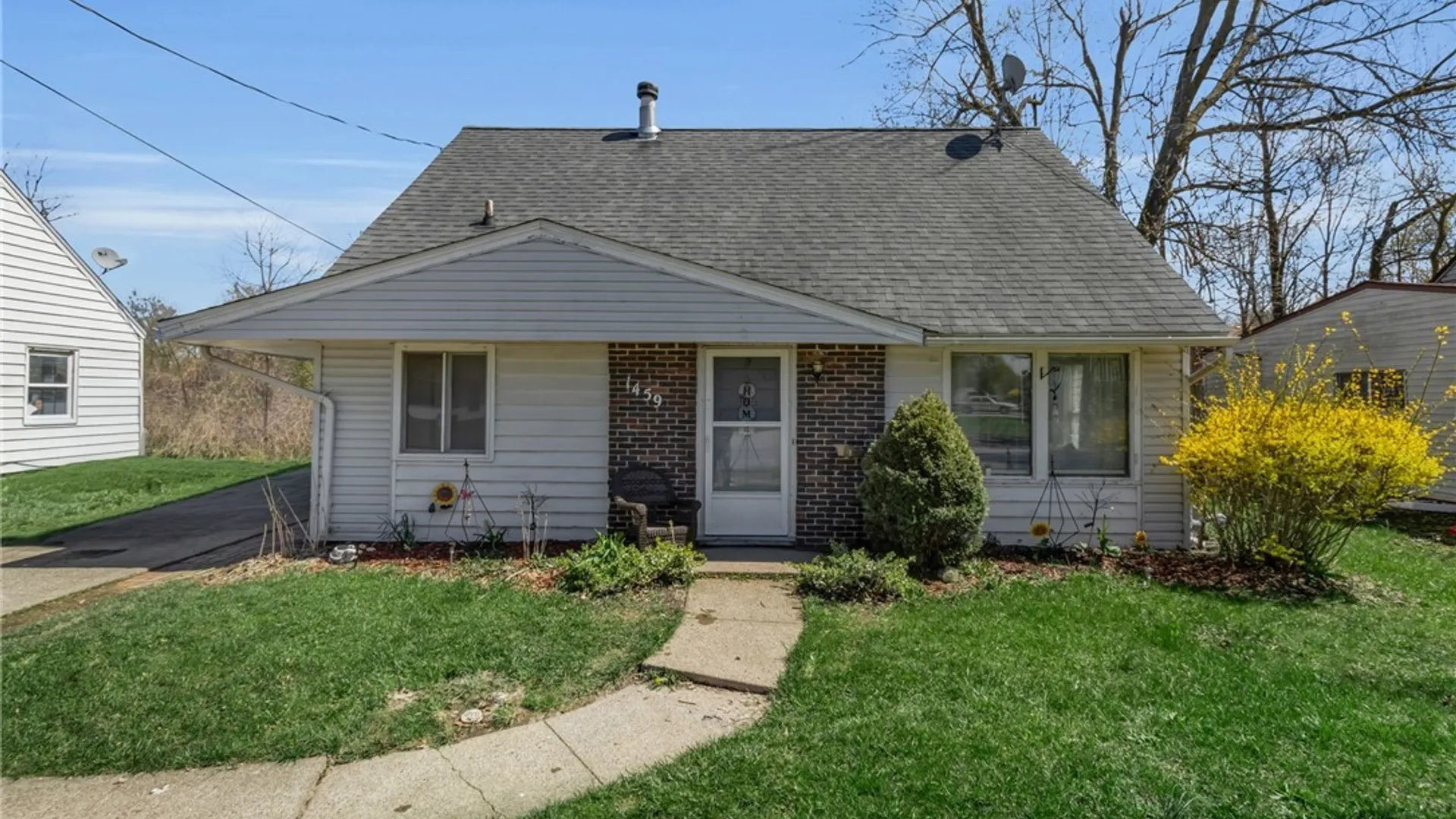 Property at 1459 Wyoming Avenue, Niagara Falls, NY 14305 2
