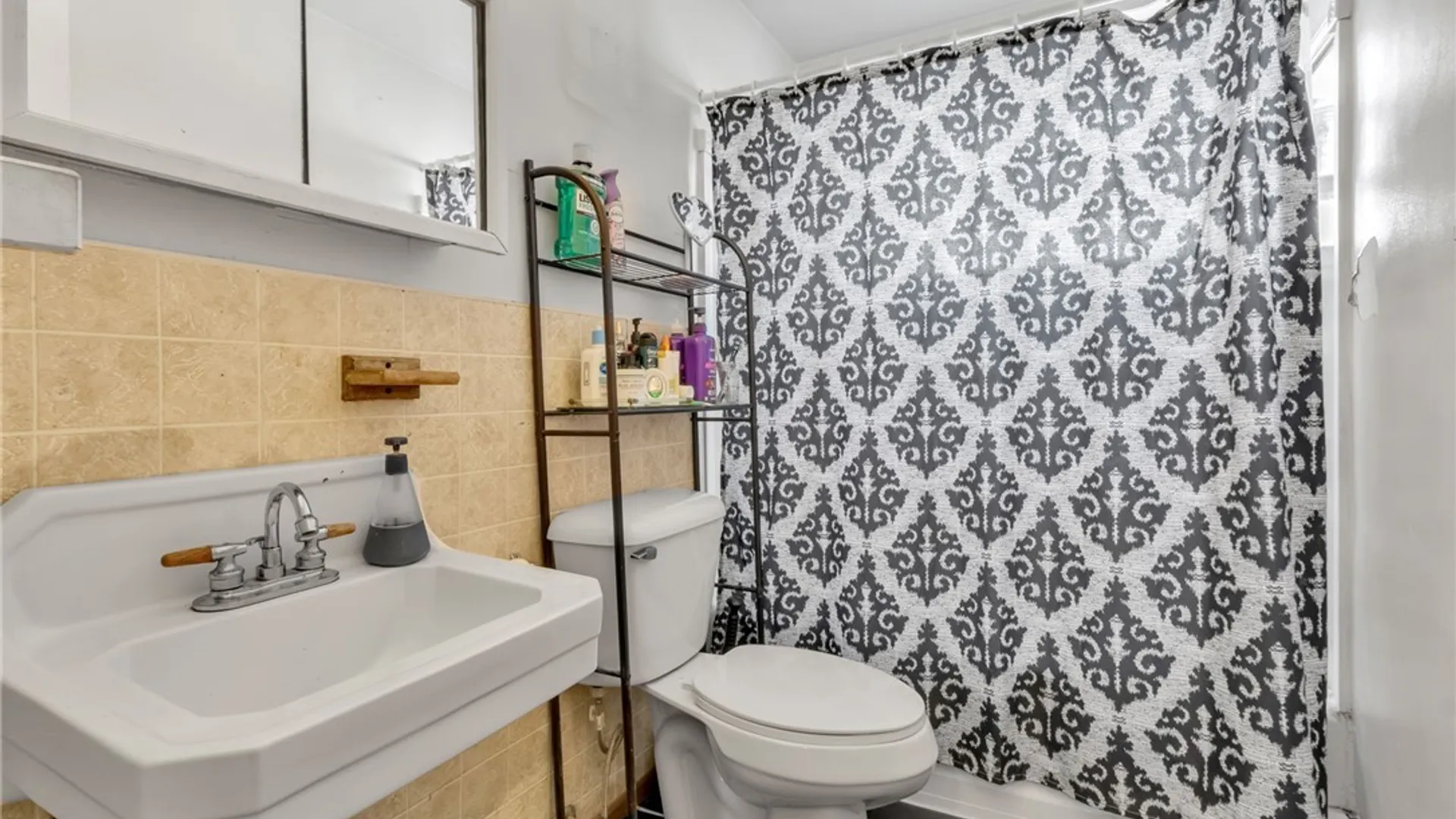 Property at 1459 Wyoming Avenue, Niagara Falls, NY 14305 20