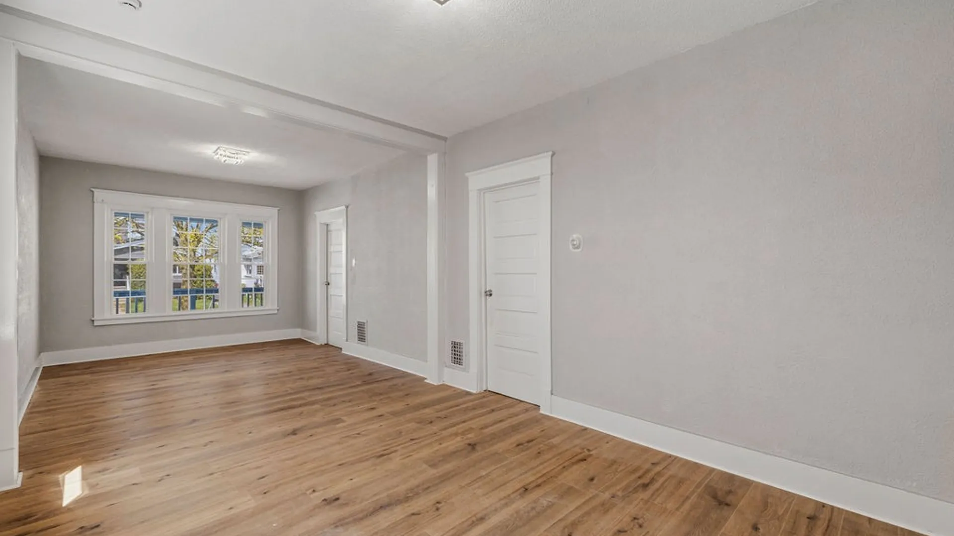Property at 313 Stockbridge Avenue, Buffalo, NY 14215 9