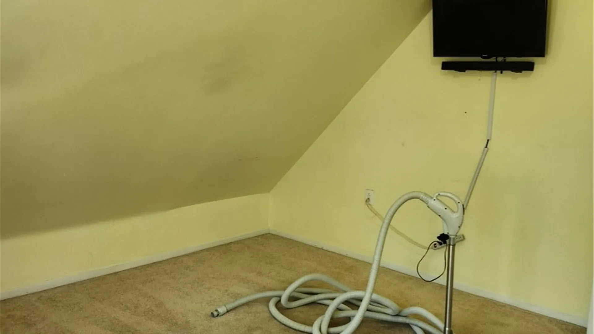 Property at 410 Elliott Street, Syracuse, NY 13204 16