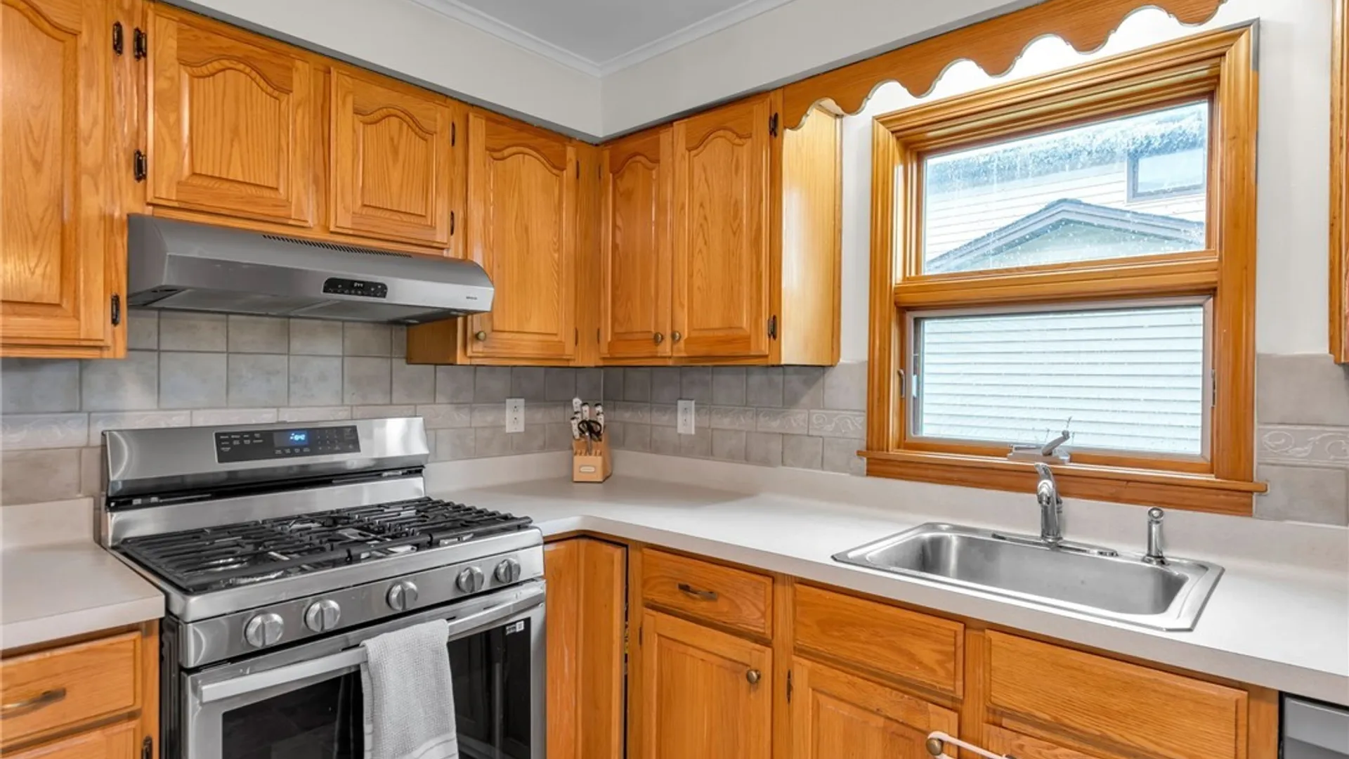 Property at 171 Thistle Lea, Amherst, NY 14221 5