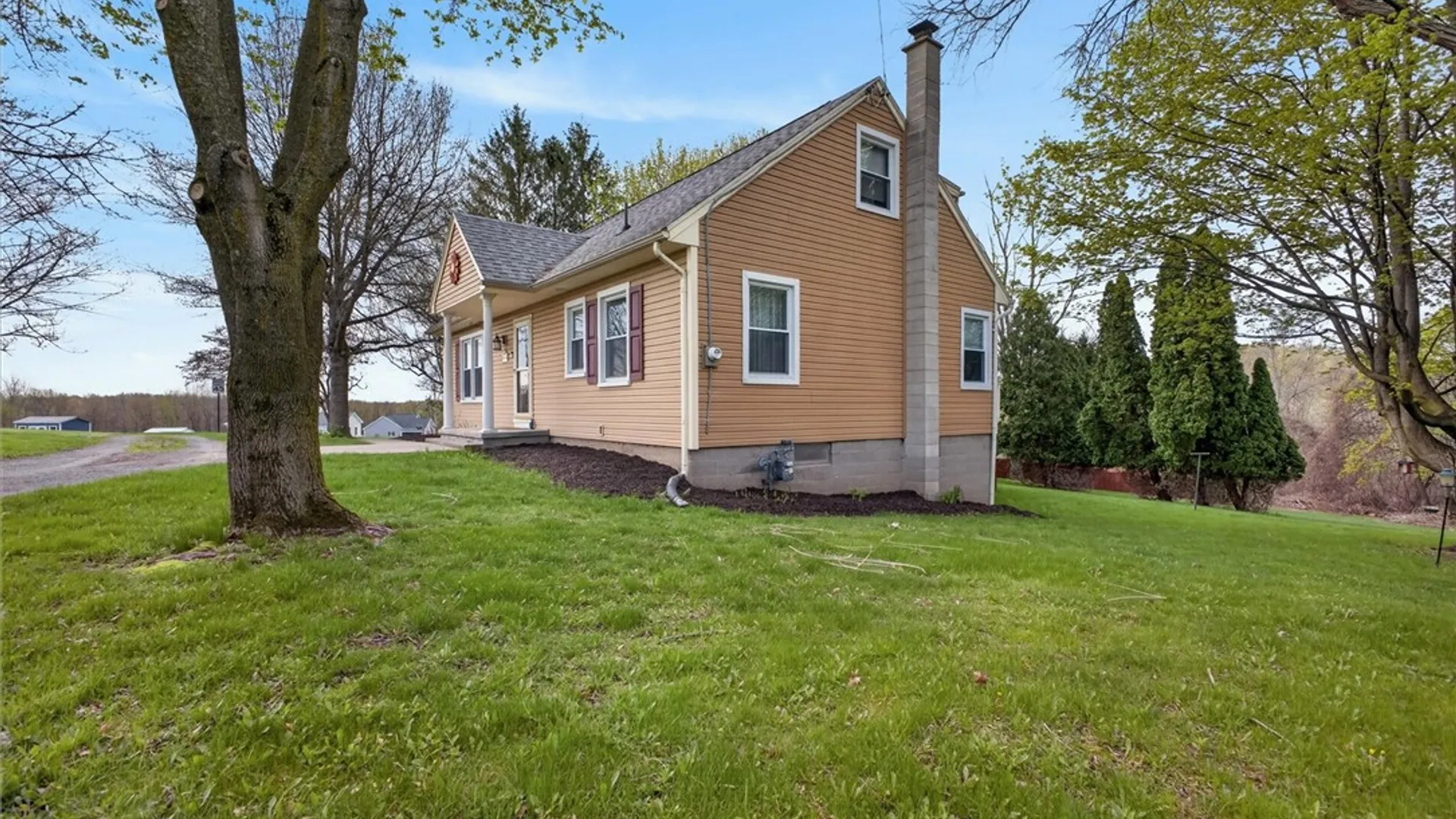 Property at 953 Wayneport Road, Macedon, NY 14502 2