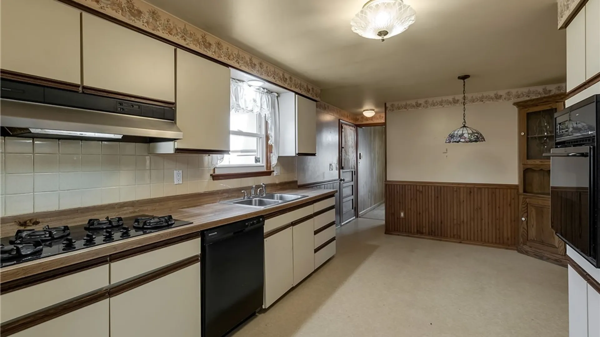 Property at 33 Marrano Drive, Lancaster, NY 14043 15