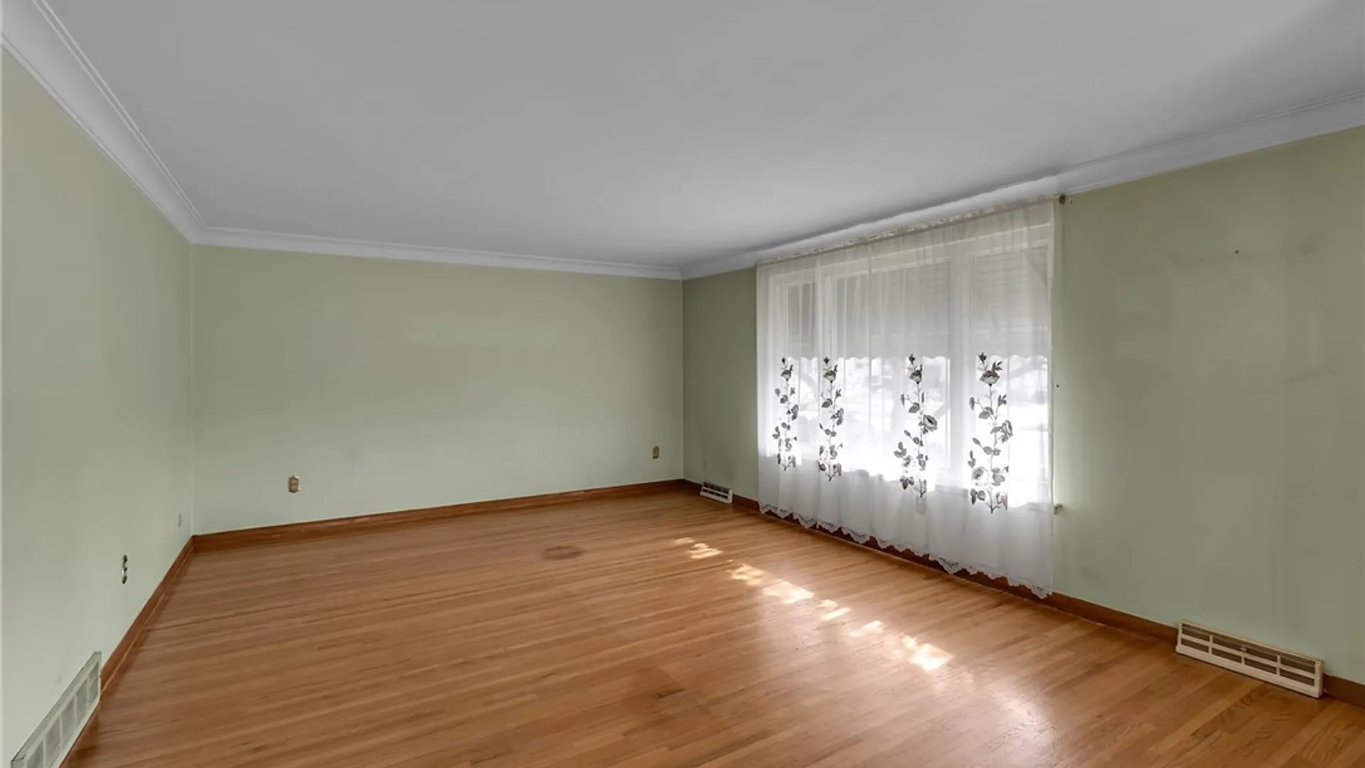 Property at 33 Marrano Drive, Lancaster, NY 14043 8