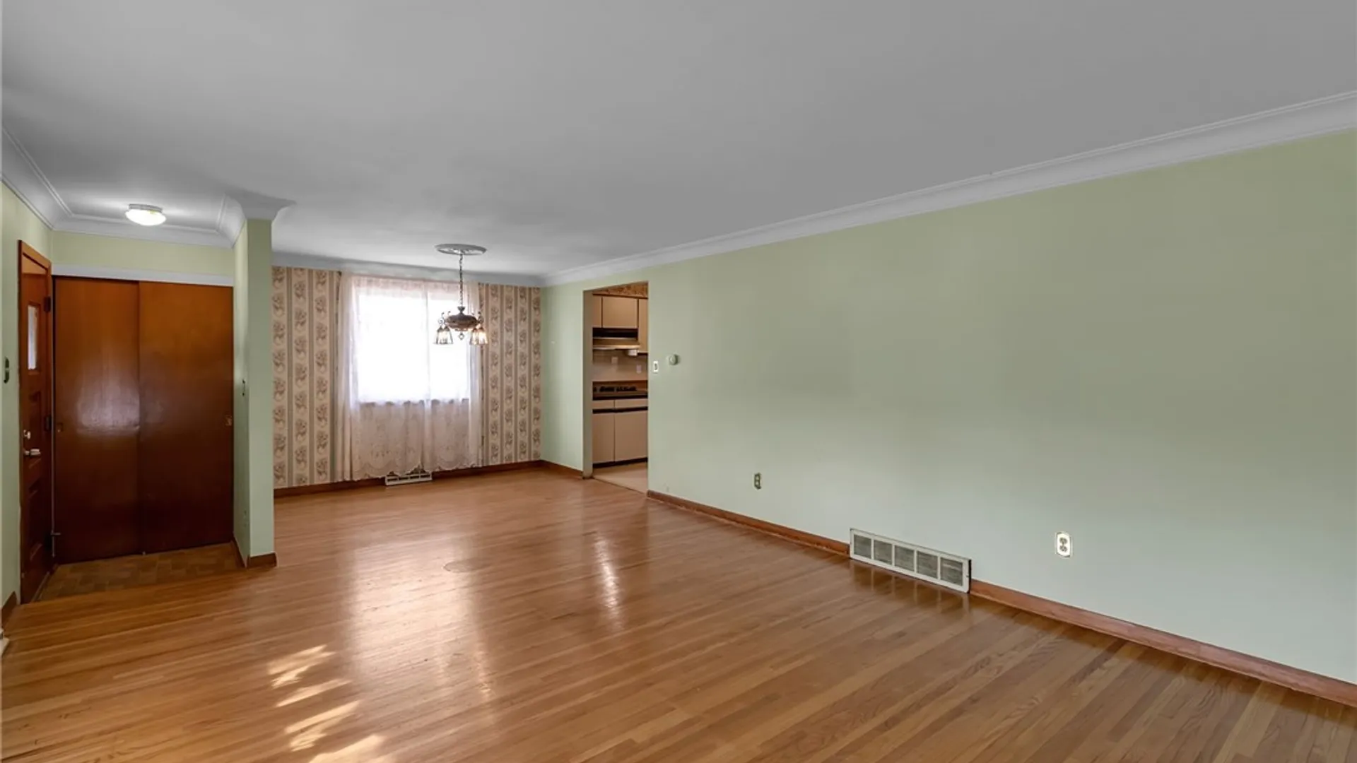 Property at 33 Marrano Drive, Lancaster, NY 14043 9