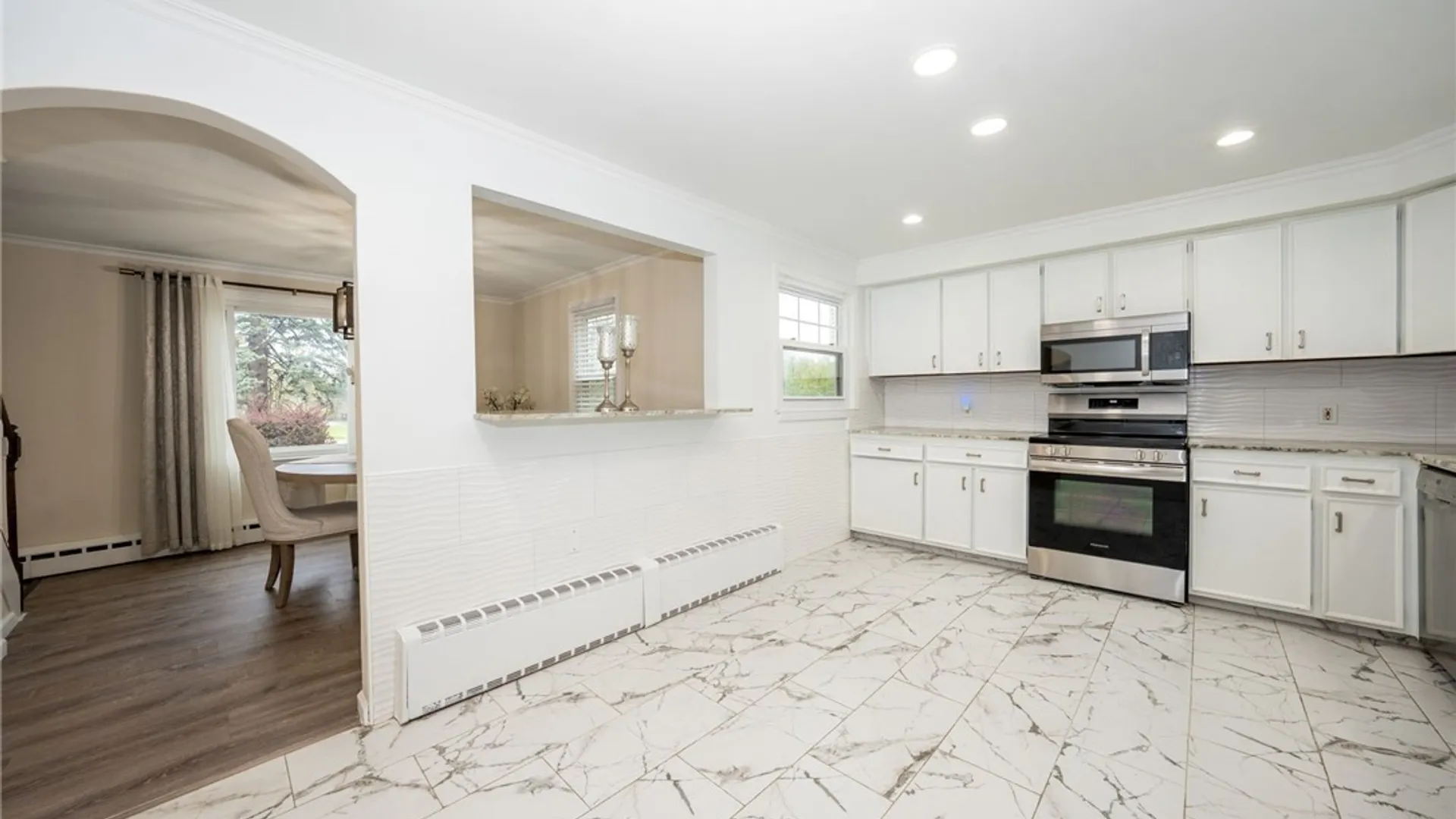 Property at 242 Creekside Drive, Tonawanda, NY 14150 11