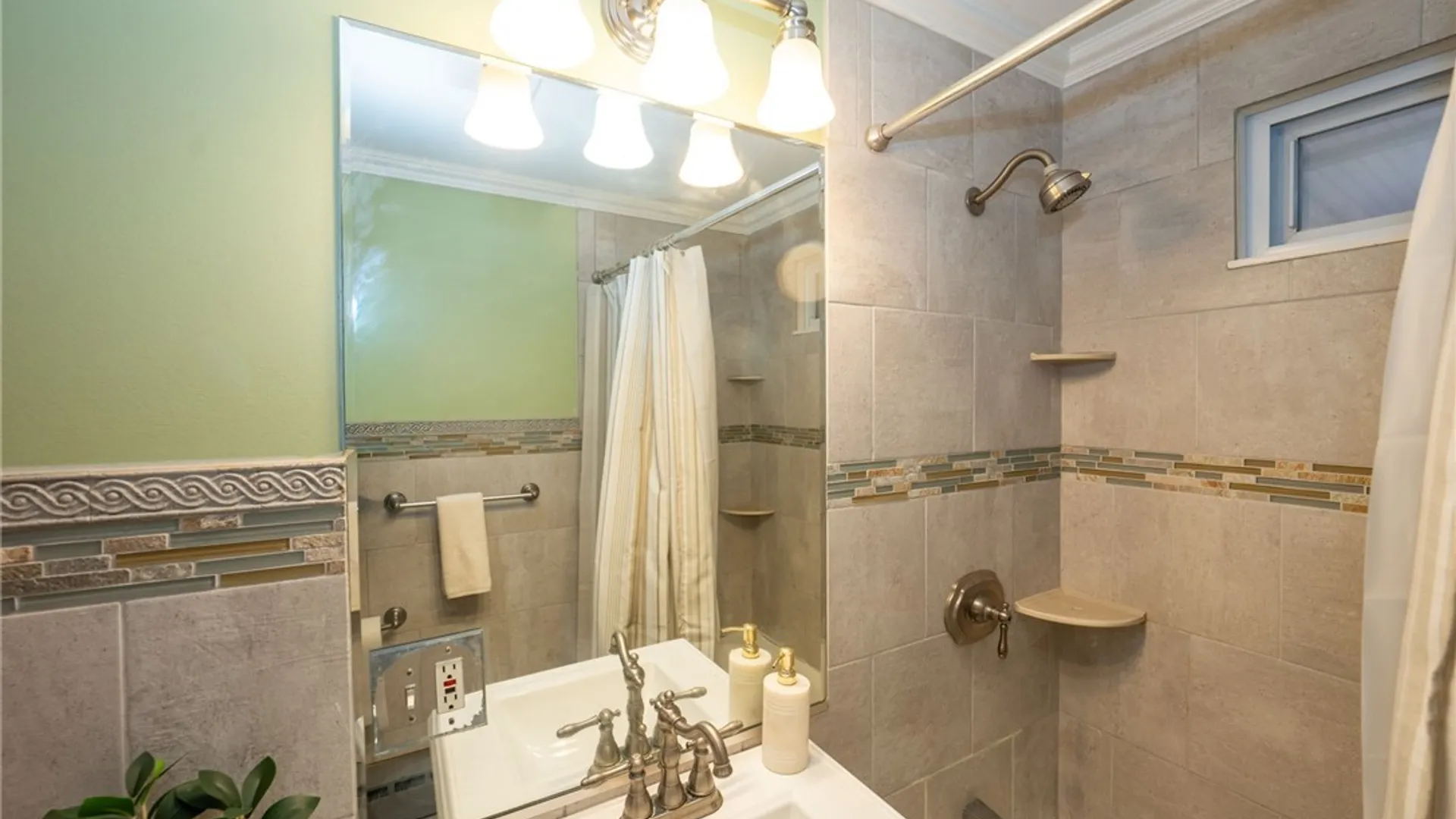 Property at 242 Creekside Drive, Tonawanda, NY 14150 16