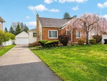 Property at 242 Creekside Drive, Tonawanda, NY 14150