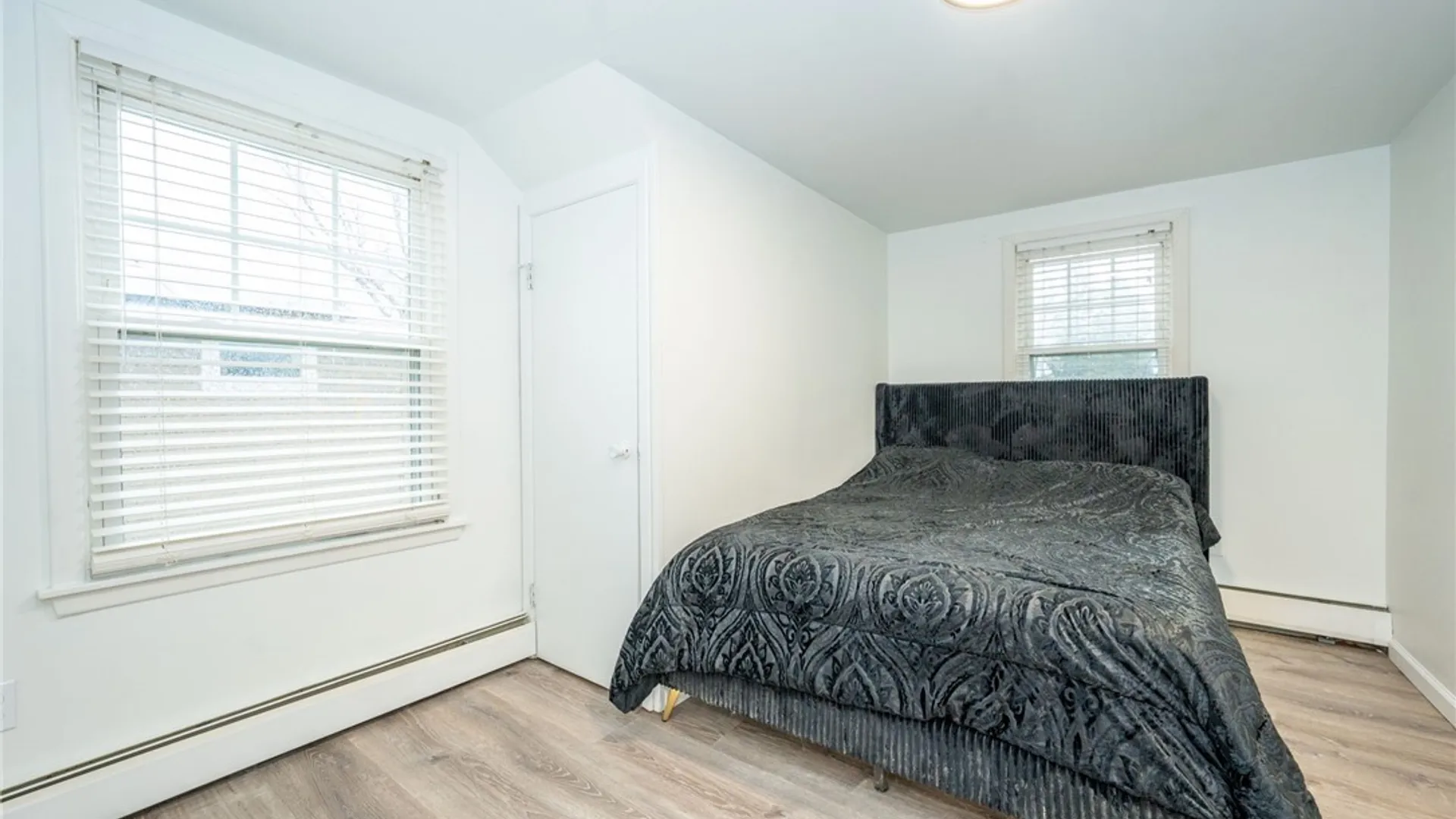 Property at 242 Creekside Drive, Tonawanda, NY 14150 22