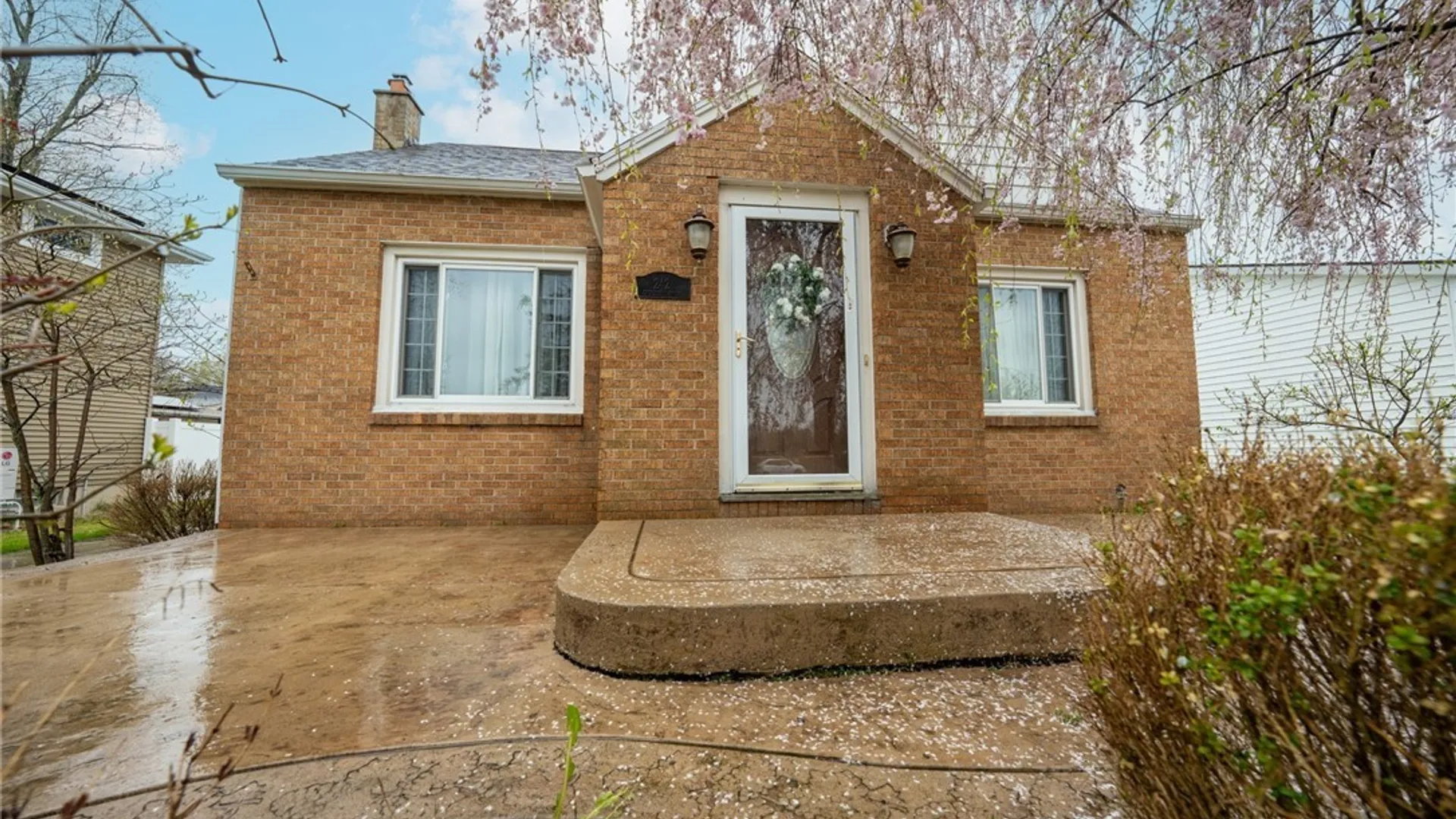 Property at 242 Creekside Drive, Tonawanda, NY 14150 28