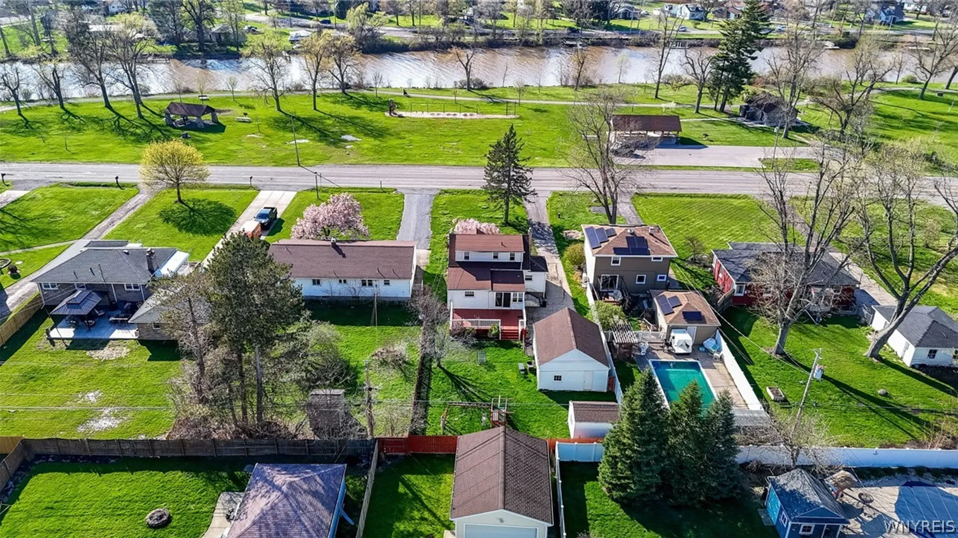 Property at 242 Creekside Drive, Tonawanda, NY 14150 36