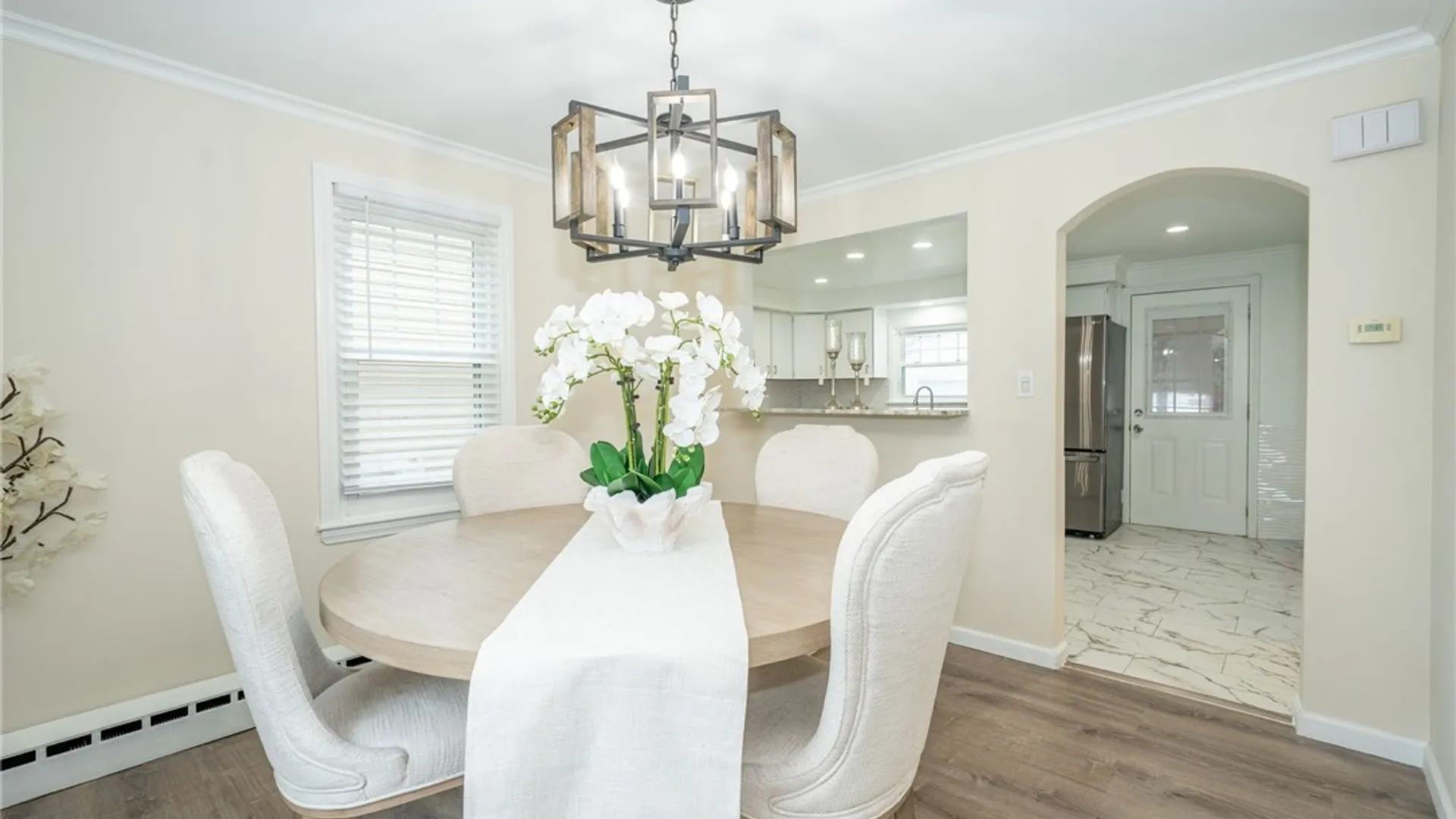 Property at 242 Creekside Drive, Tonawanda, NY 14150 8