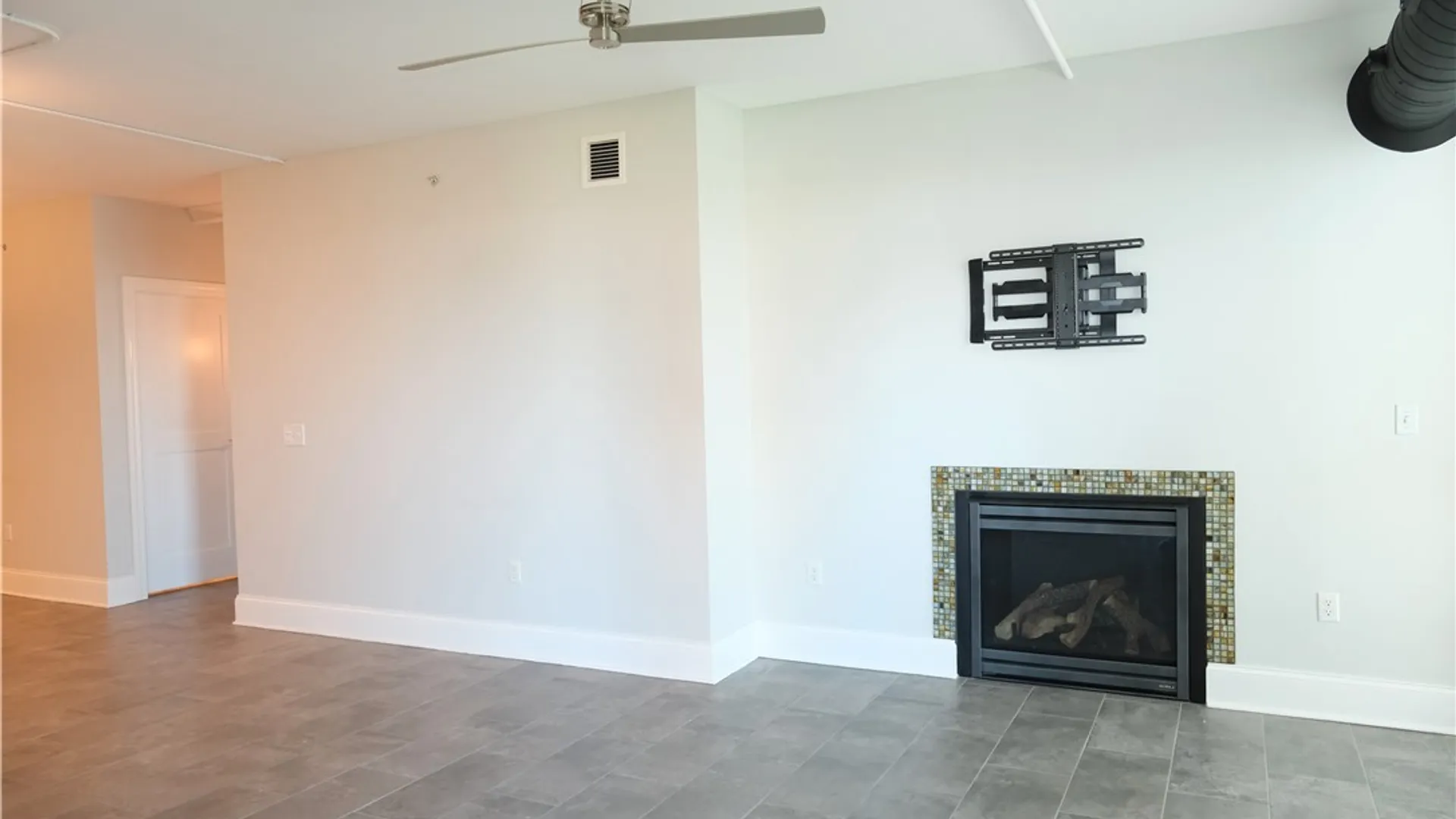 Property at 132 Lakefront Boulevard, Buffalo, NY 14202 10