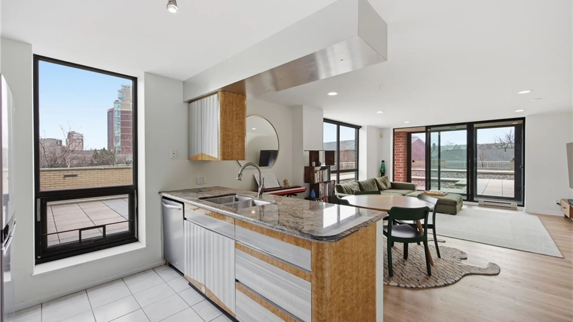 Property at 207 Admirals Circle, Buffalo, NY 14202 13