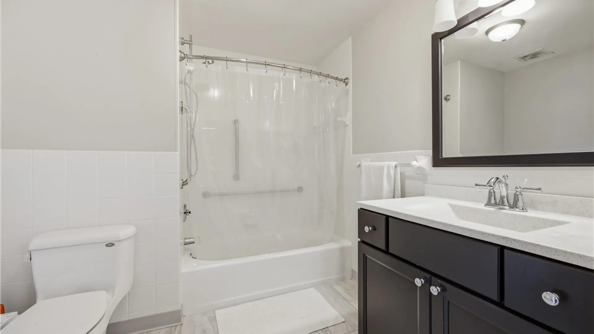 Property at 207 Admirals Circle, Buffalo, NY 14202 18