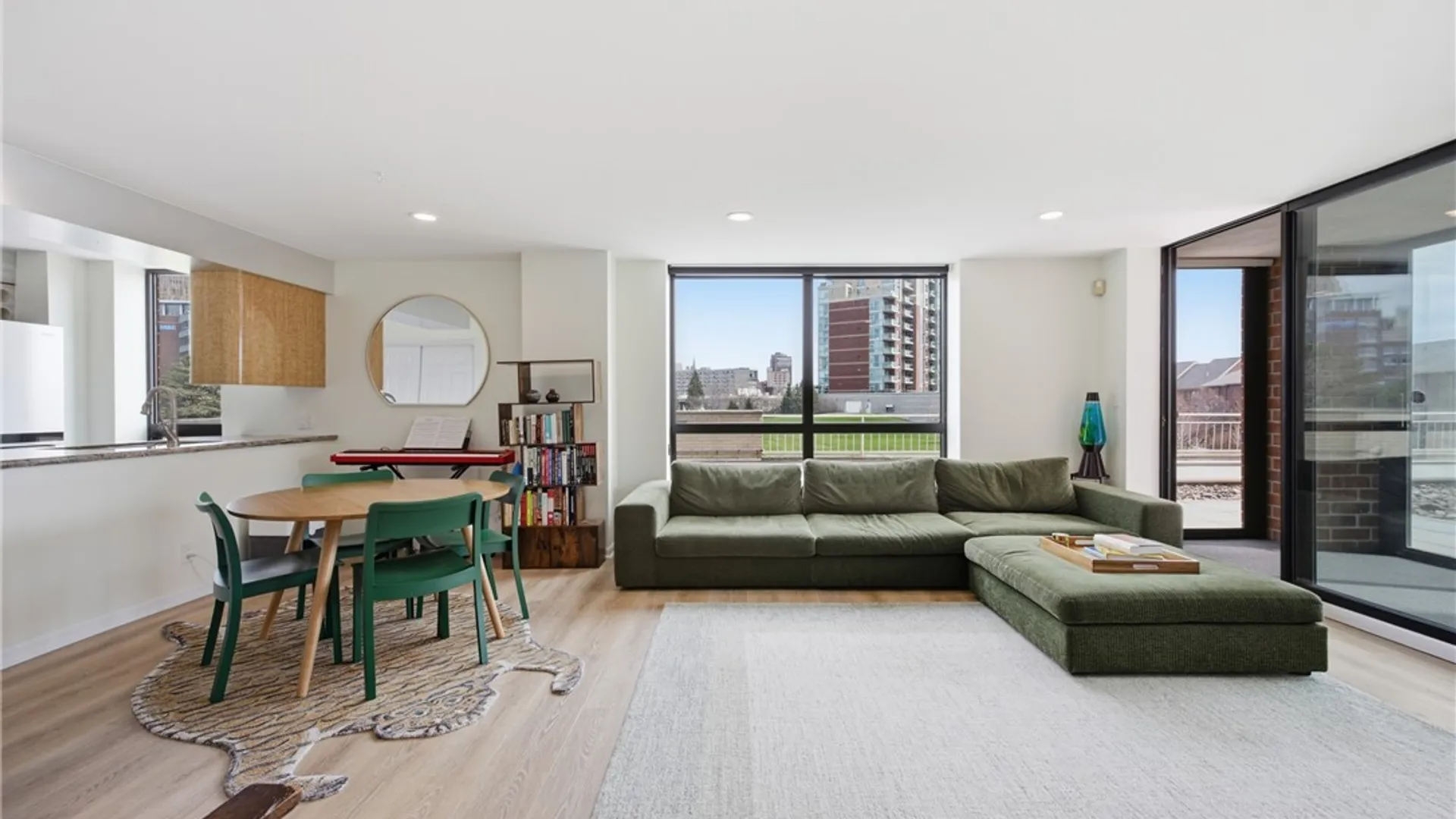 Property at 207 Admirals Circle, Buffalo, NY 14202 2