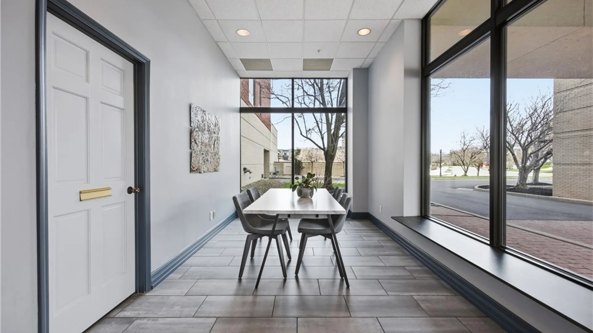 Property at 207 Admirals Circle, Buffalo, NY 14202 27