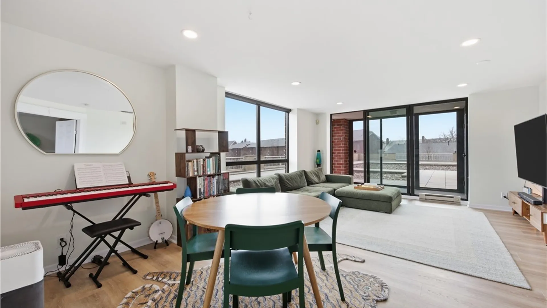 Property at 207 Admirals Circle, Buffalo, NY 14202 7