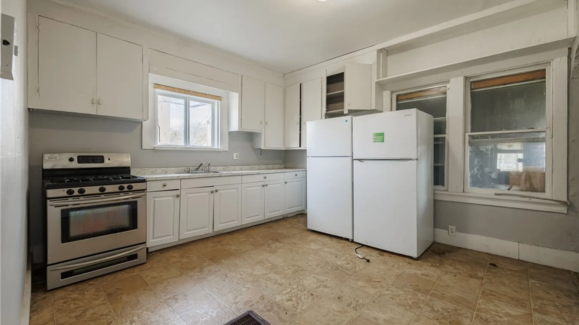 Property at 140-142 Electric Avenue, Rochester, NY 14613 21