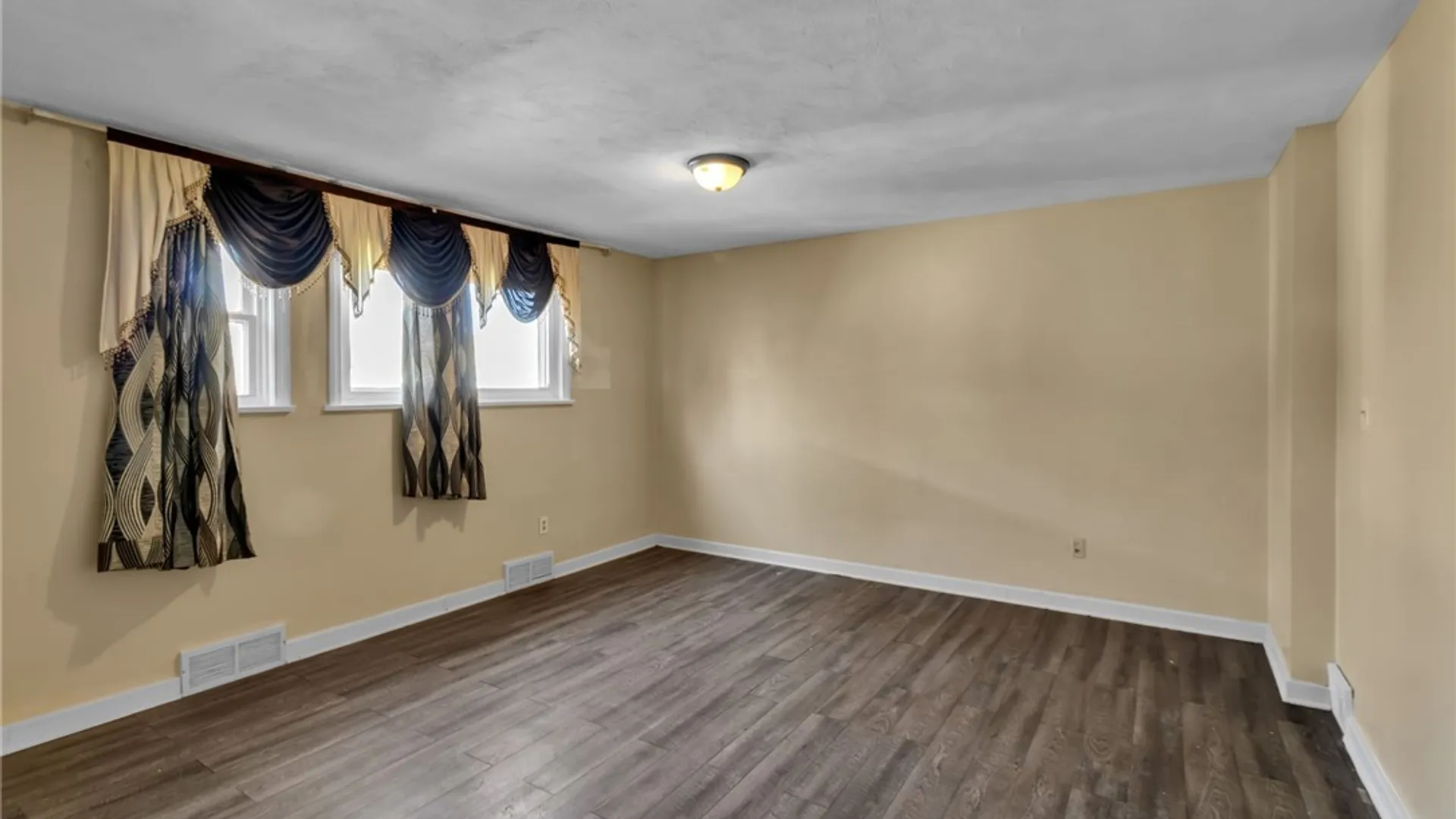 Property at 4098 Bailey Avenue, Amherst, NY 14226 18