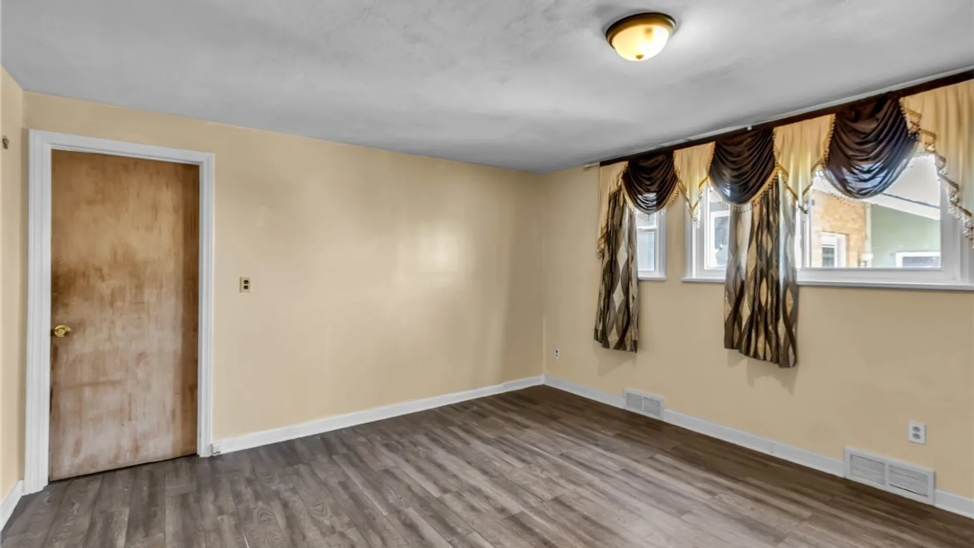 Property at 4098 Bailey Avenue, Amherst, NY 14226 19