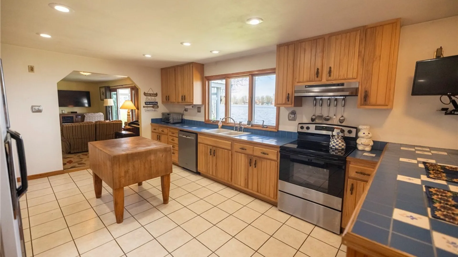Property at 9092 Beach Road, Cicero, NY 13029 23