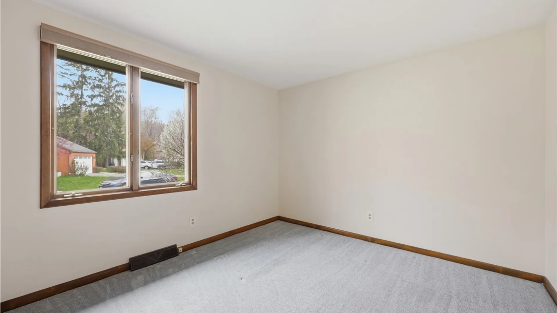 Property at 72 Little Robin Road, Amherst, NY 14228 20