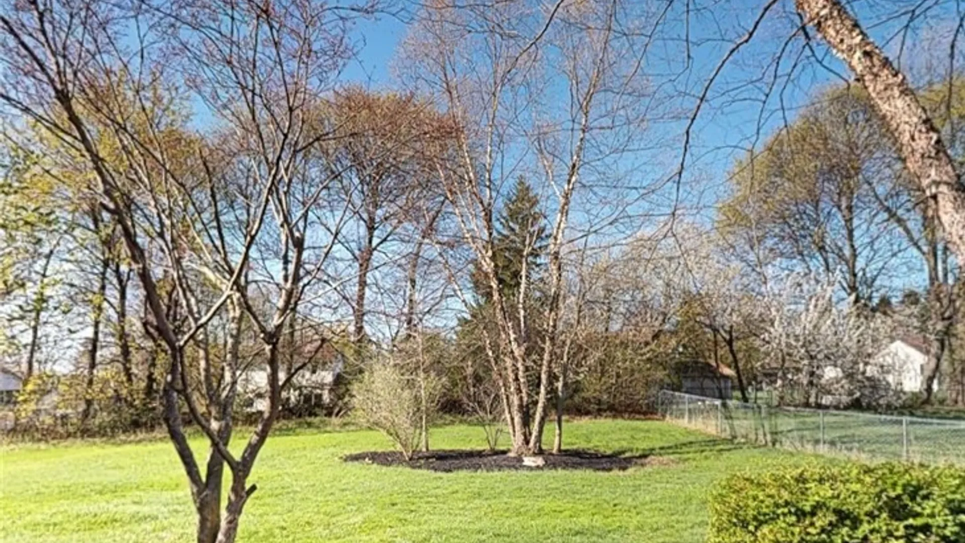 Property at 305 Alverstone Way, Henrietta, NY 14586 27
