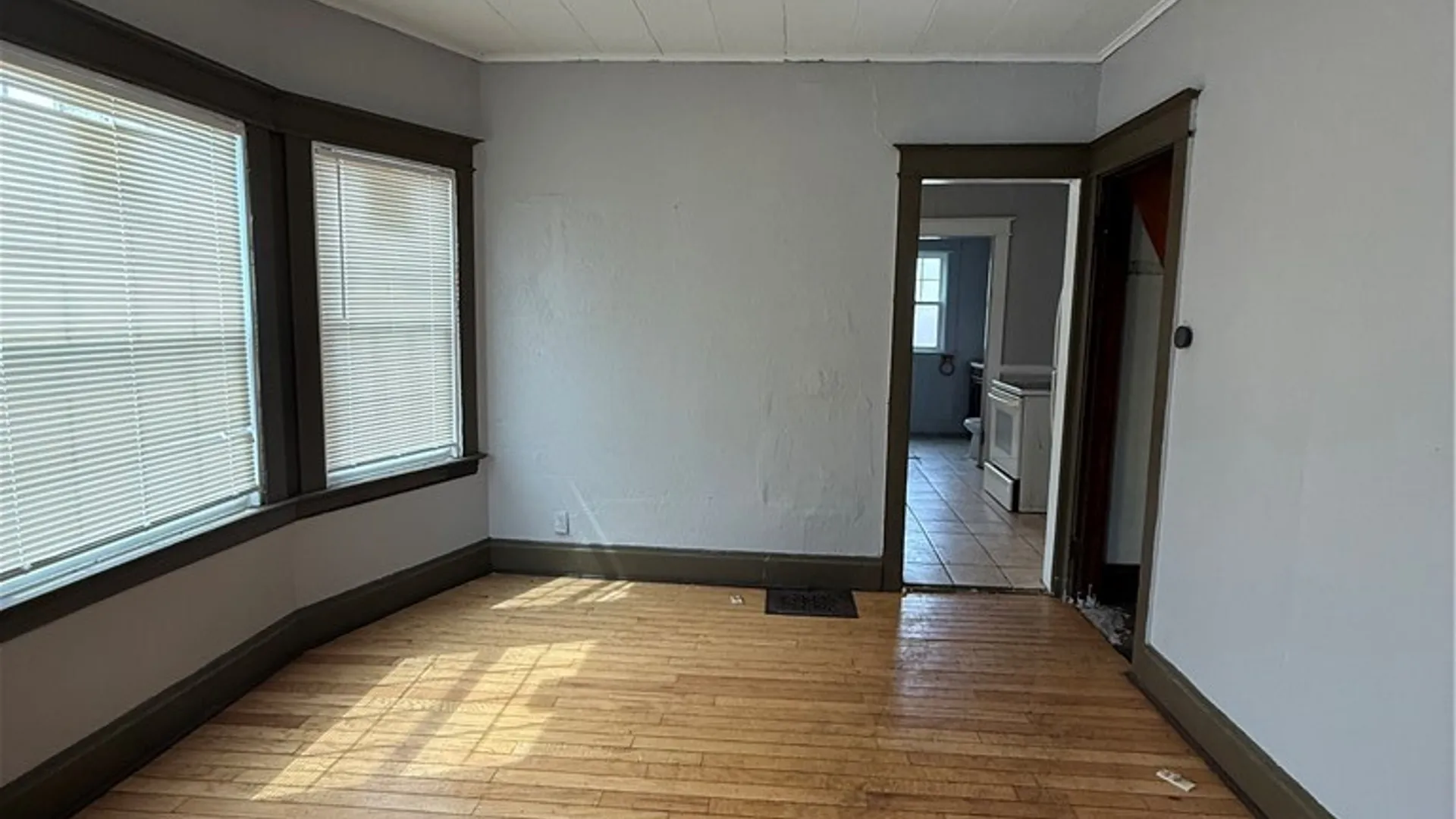 Property at 531-533 Jefferson Avenue, Rochester, NY 14611 34