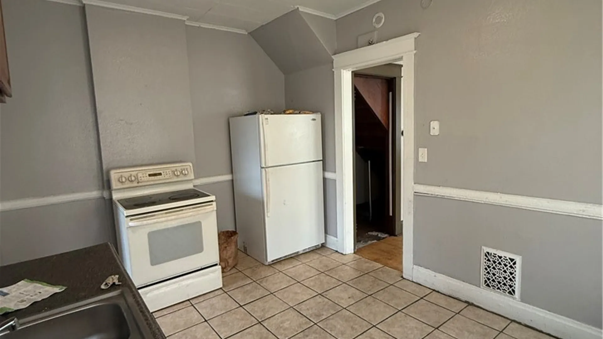 Property at 531-533 Jefferson Avenue, Rochester, NY 14611 6