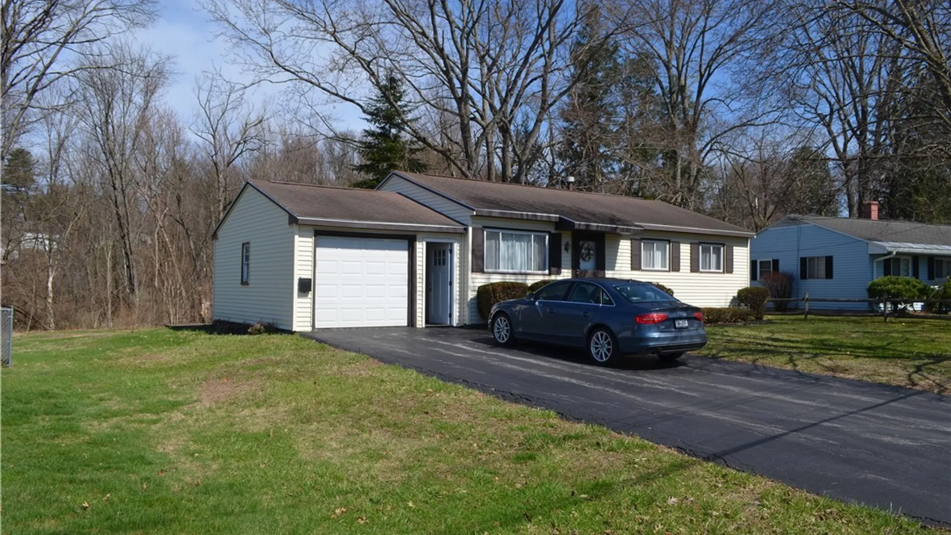 Property at 443 Jeanette Drive, Utica, NY 13502 4