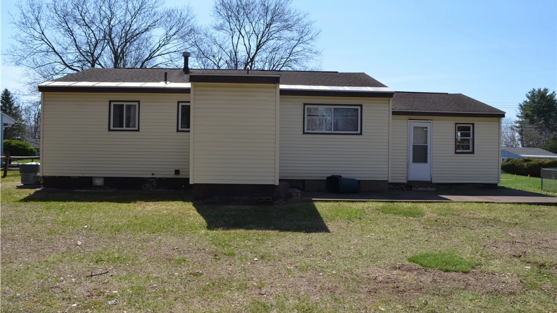 Property at 443 Jeanette Drive, Utica, NY 13502 6