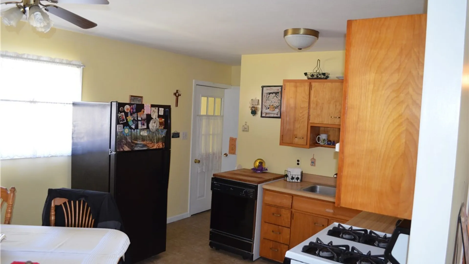 Property at 443 Jeanette Drive, Utica, NY 13502 9