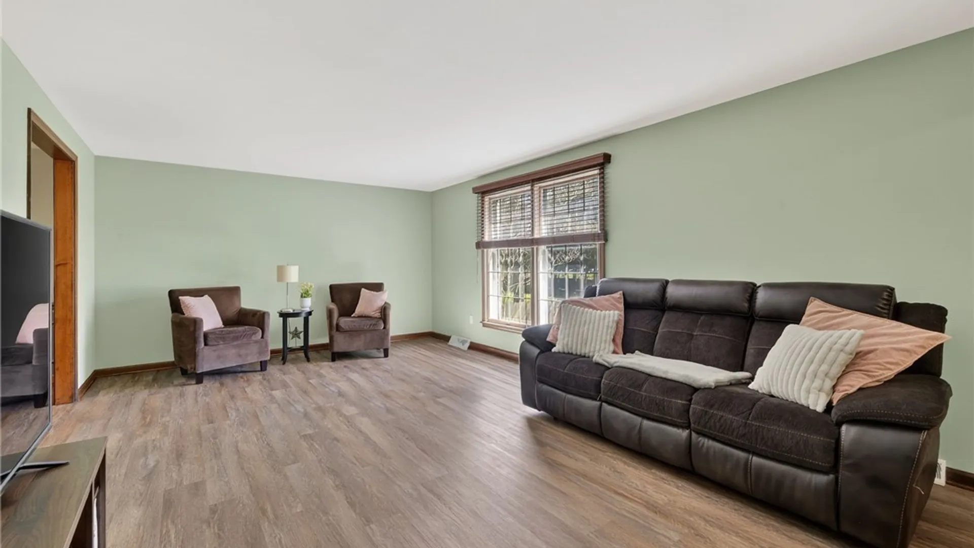 Property at 130 Paradise Road, Amherst, NY 14051 13