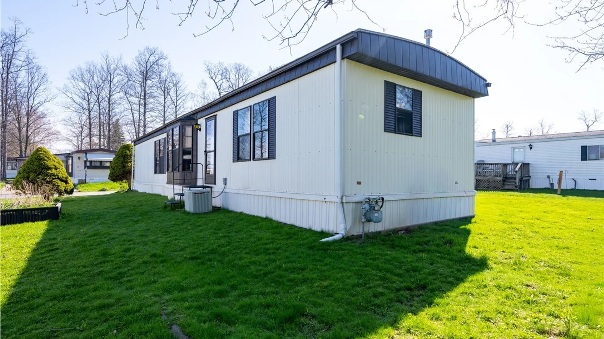 Property at 57 Waterview Parkway, Hamburg, NY 14075 11